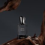 عطر ادکلن سانتال ملودی ین تین تان این بوی‌تان - Santal Melody 闲听檀吟 Boitown 冰希黎 - بررسی، قیمت و خرید