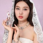 عطر ادکلن کوآیر گرل فلاور نوز - Choir Girl Flower Knows - بررسی، قیمت و خرید