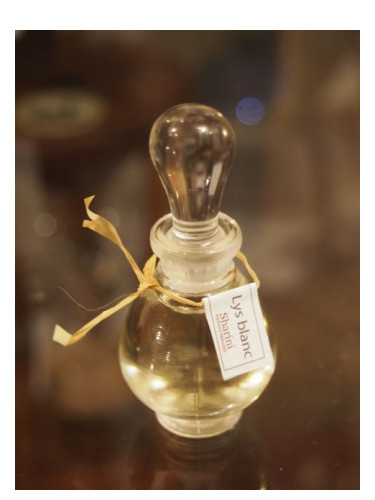 عطر ادکلن لیس بلانک شارینی پارفومز ناتورلز - Lys Blanc Sharini Parfums Naturels - بررسی، قیمت و خرید