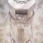 عطر ادکلن لا شَس اُ پاپییون لاریزان پرفیومر - La Chasse aux Papillons L'Artisan Parfumeur - بررسی، قیمت و خرید