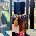 عطر ادکلن دَرینگلی دیفرنت دایانا وریلند - Daringly Different Diana Vreeland - بررسی، قیمت و خرید