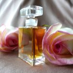 عطر ادکلن رُزا روکسانا ایلومینیتد پرفیوم - Rosa Roxana Illuminated Perfume - بررسی، قیمت و خرید