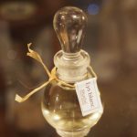 عطر ادکلن لیس بلانک شارینی پارفومز ناتورلز - Lys Blanc Sharini Parfums Naturels - بررسی، قیمت و خرید