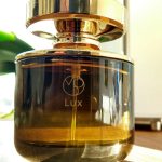 عطر ادکلن لاکس مونا دی اوریو - Lux Mona di Orio - بررسی، قیمت و خرید