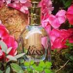 عطر ادکلن کیس ریحانا - Kiss Rihanna - بررسی، قیمت و خرید
