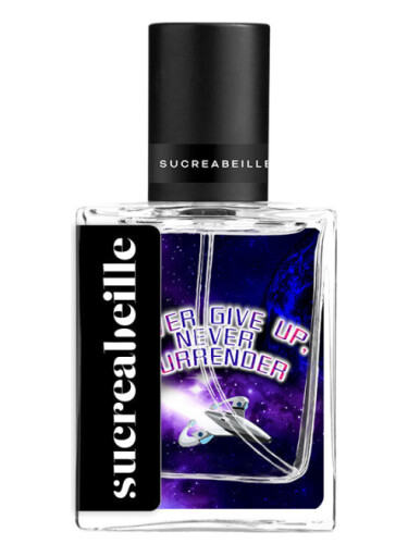 عطر ادکلن نور گیو آپ، نور سورندر سوکرابیلی - Never Give Up, Never Surrender! Sucreabeille - بررسی، قیمت و خرید