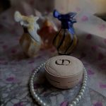 عطر ادکلن له ایر دو تمس آپاریس چه آنتوانت پویسون نینا ریچی - L'Air du Temps À Paris chez Antoinette Poisson Nina Ricci - بررسی، قیمت و خرید