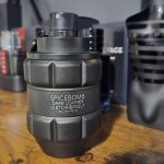 عطر ادکلن اسپایس بمب دارک لدر ویکتور اند رالف - Spicebomb Dark Leather Viktor&Rolf - بررسی، قیمت و خرید