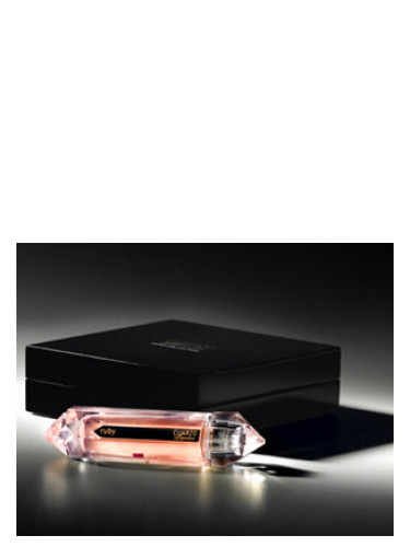 عطر ادکلن روبی کورزو سیگنچر - Ruby Cuarzo Signature - بررسی، قیمت و خرید