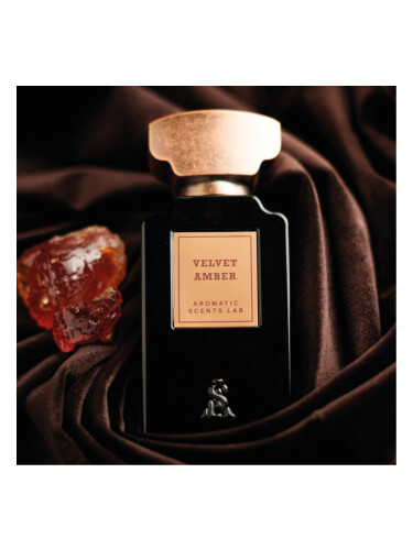 عطر ادکلن ولوت امبر آروماتیک سنتس لب - Velvet Amber Aromatic Scents Lab - بررسی، قیمت و خرید