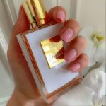 عطر ادکلن لاو بای کیلین رز اند عود اسپشال بلند ۲۰۲۲ بای کیلیان - Love by Kilian Rose and Oud Special Blend 2022 By Kilian - بررسی، قیمت و خرید