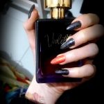 عطر ادکلن ویولت هاوس آو هات - Violette House of Hautt - بررسی، قیمت و خرید