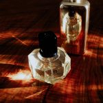 عطر ادکلن دیبو بای نایت اگنر - Debut by Night Etienne Aigner - بررسی، قیمت و خرید