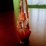 عطر ادکلن کشمر اورا دانا کارن - Cashmere Aura Donna Karan - بررسی، قیمت و خرید