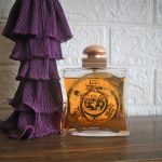 عطر ادکلن ۲۴ فوبورگ ژو دس اومنیبوس اِ دَم بلانچ اِرمِس - 24 Faubourg Jeu Des Omnibus Et Dames Blanches Hermès - بررسی، قیمت و خرید