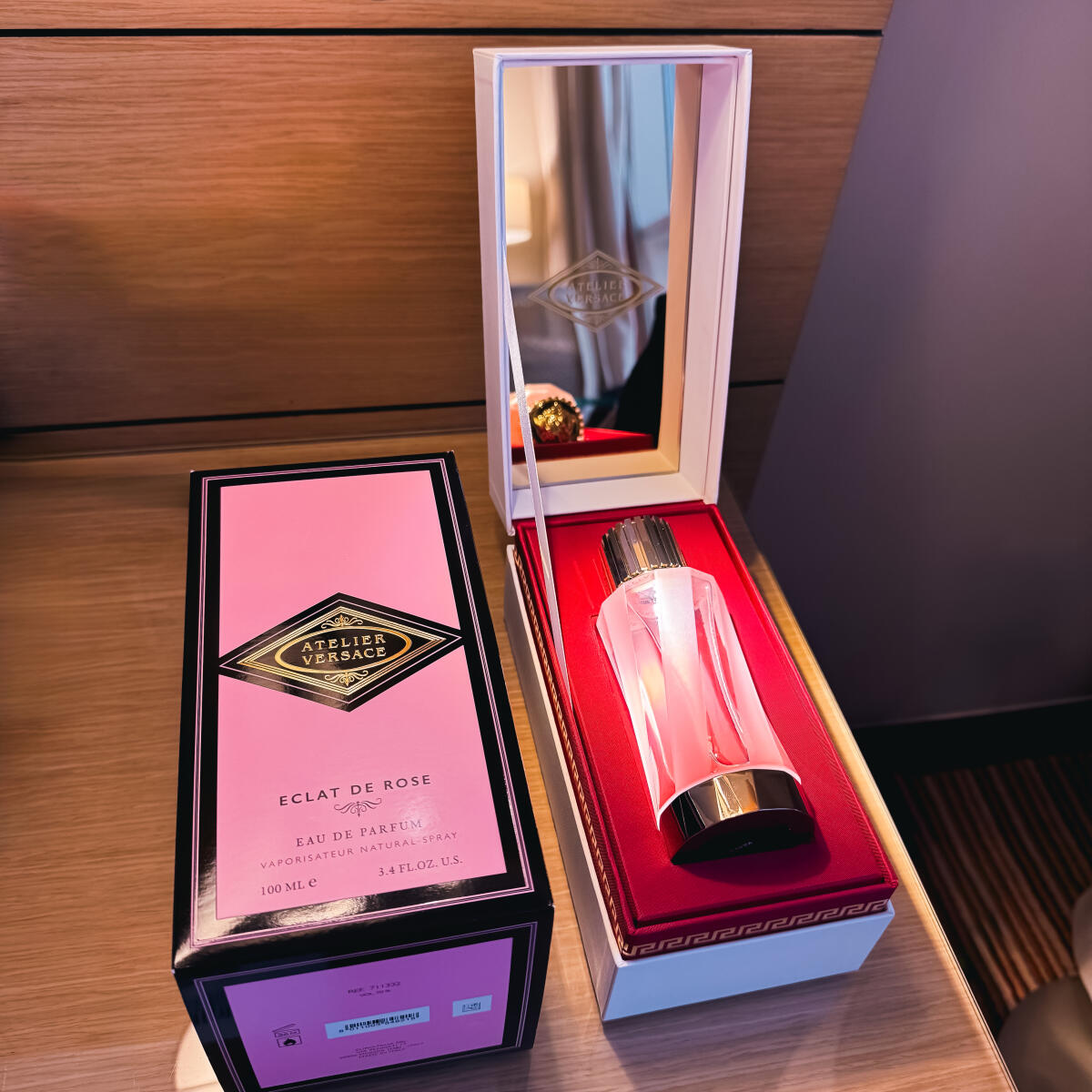 عطر ادکلن اکلا دو رز ورساچه - Éclat de Rose Versace - بررسی، قیمت و خرید