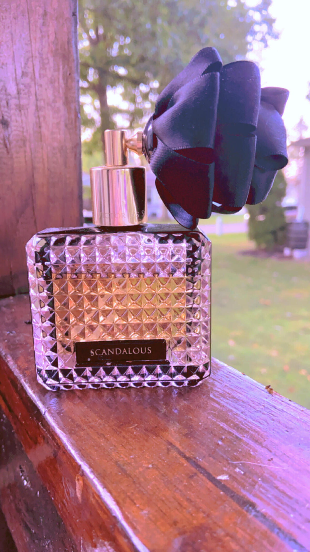 عطر ادکلن اسکندلس ویکتوریا سیکرت - Scandalous Victoria's Secret - بررسی، قیمت و خرید