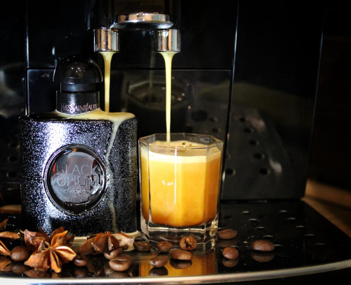 عطر ادکلن بلک اوپیوم ایو سن لوران - Black Opium Yves Saint Laurent - بررسی، قیمت و خرید