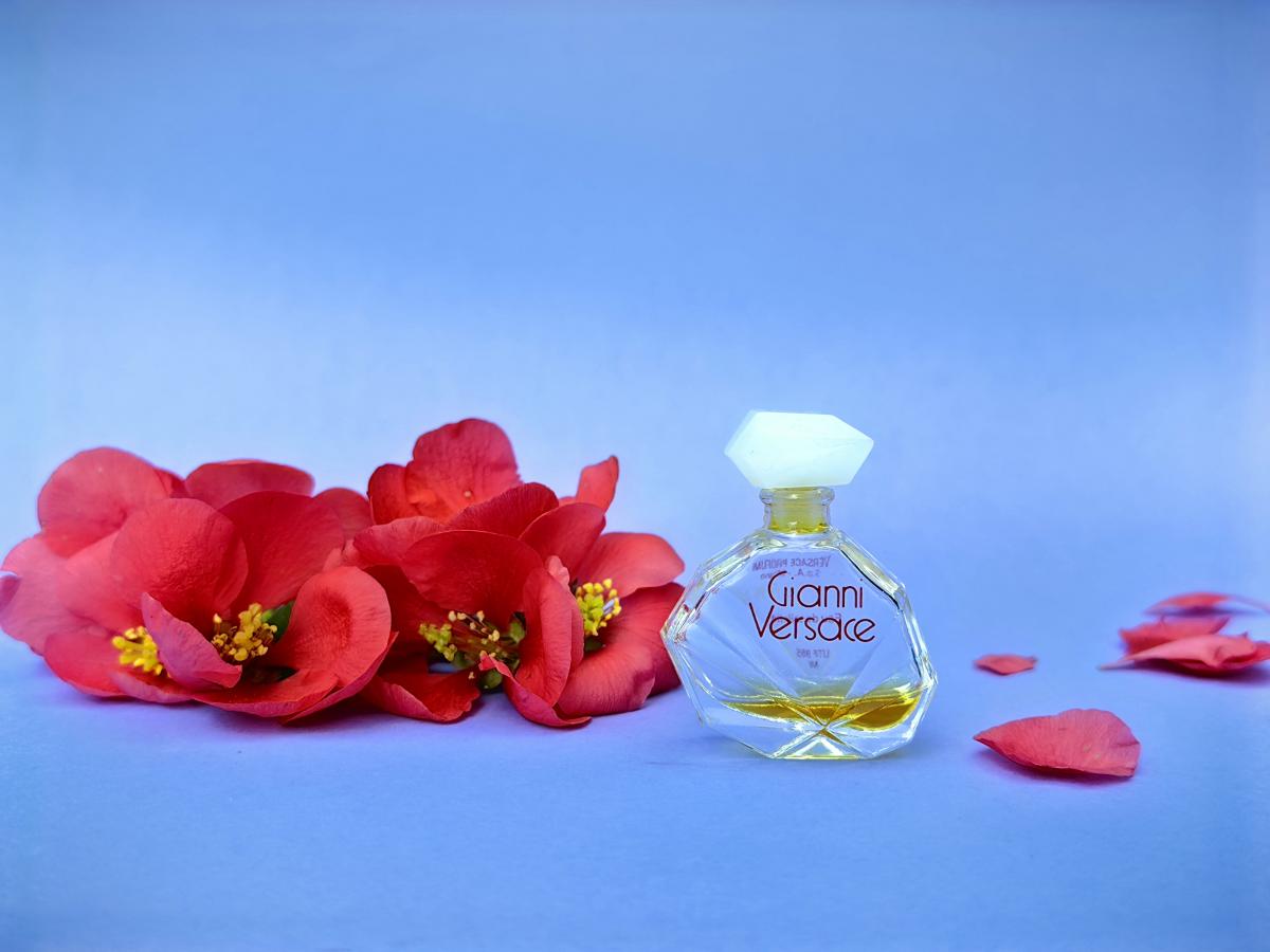 عطر ادکلن جیانی ورساچه ورساچه - Gianni Versace Versace - بررسی، قیمت و خرید