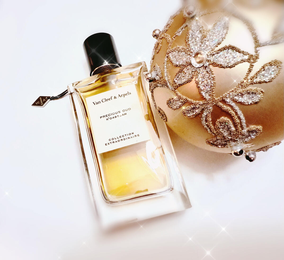 عطر ادکلن پرشس عود ون کلیف اند آرپلز - Precious Oud Van Cleef & Arpels - بررسی، قیمت و خرید