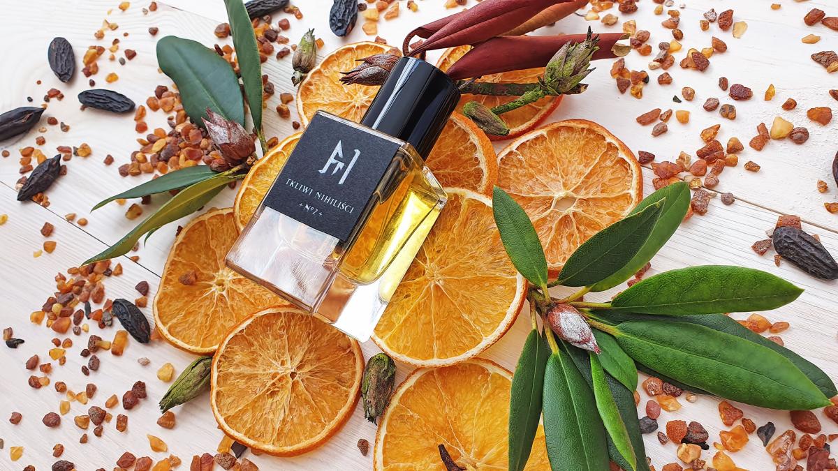 عطر ادکلن لو دو پرفیوم نامبر دو تکلیوی نیهیلیسکی - L'EAU DE PARFUM N°2 Tkliwi Nihilisci - بررسی، قیمت و خرید