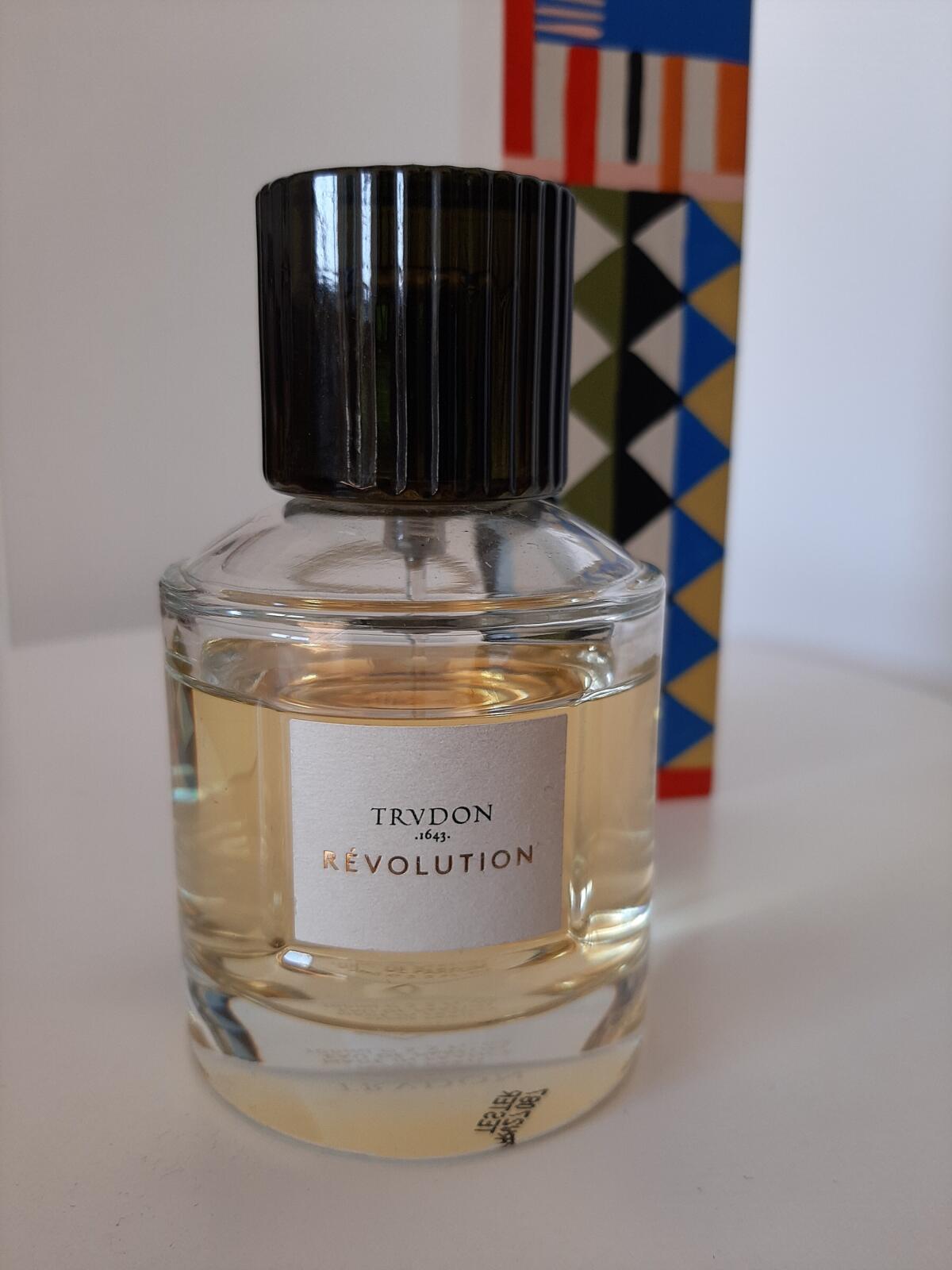 عطر ادکلن رولوشن ترودون - Revolution Trudon - بررسی، قیمت و خرید