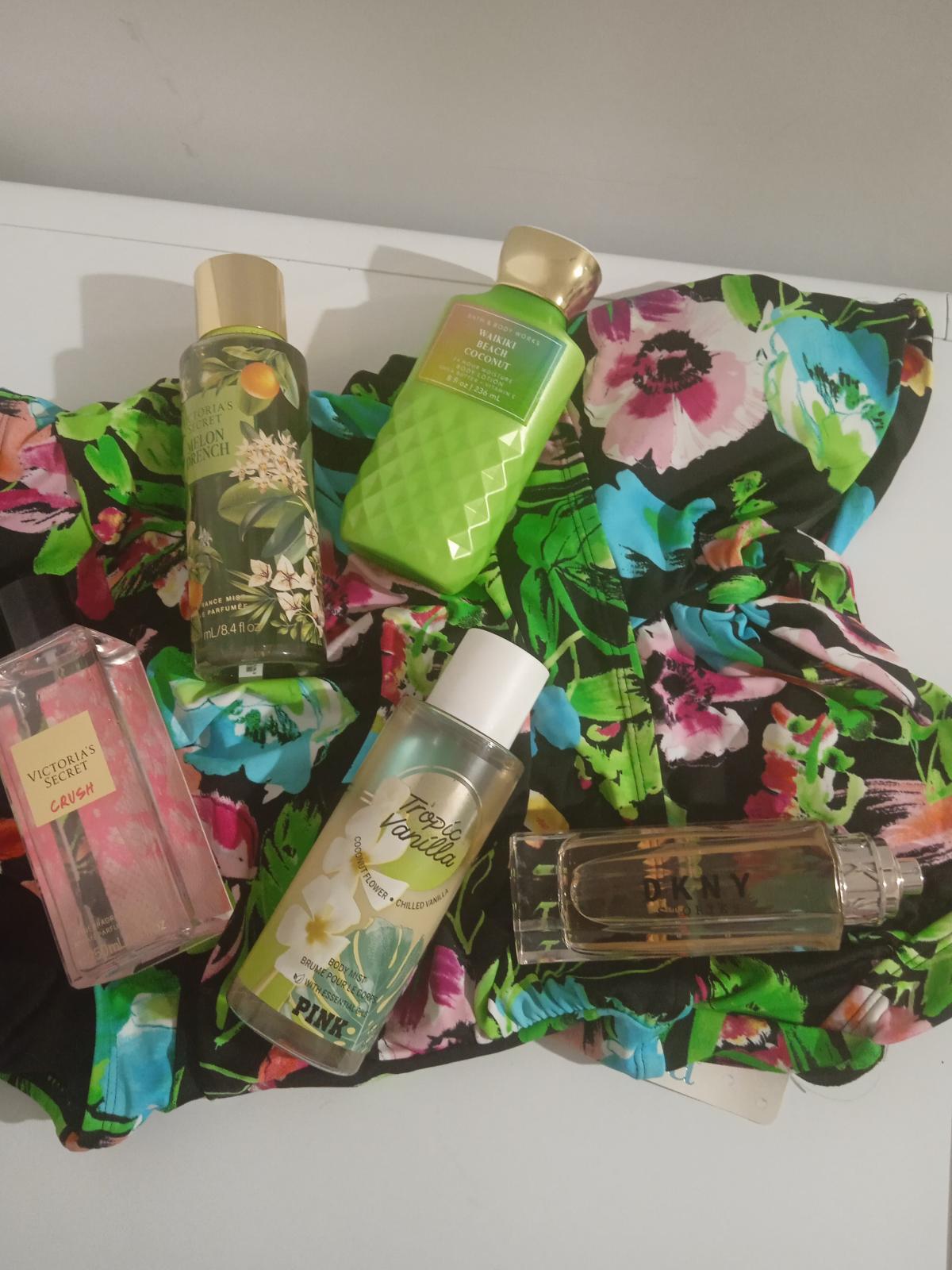 عطر ادکلن تراپیک وانیلا ویکتوریا سیکرت - Tropic Vanilla Victoria's Secret - بررسی، قیمت و خرید