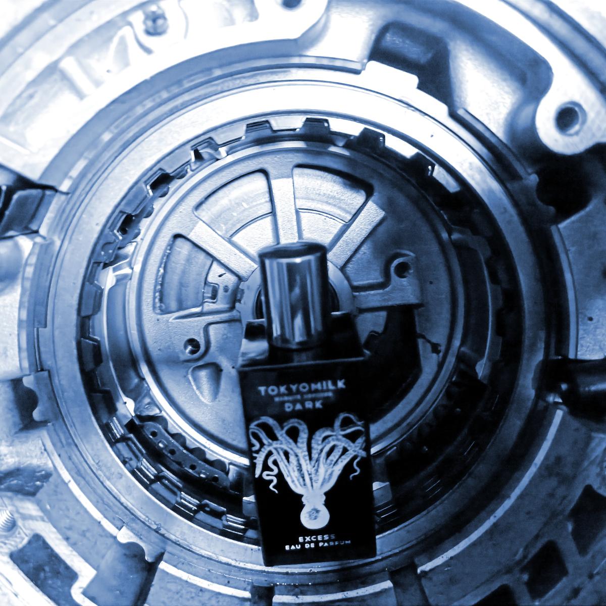 عطر ادکلن اِکسِس توکیو میلک پرفیومری کیوریوسیتی - Excess Tokyo Milk Parfumerie Curiosite - بررسی، قیمت و خرید