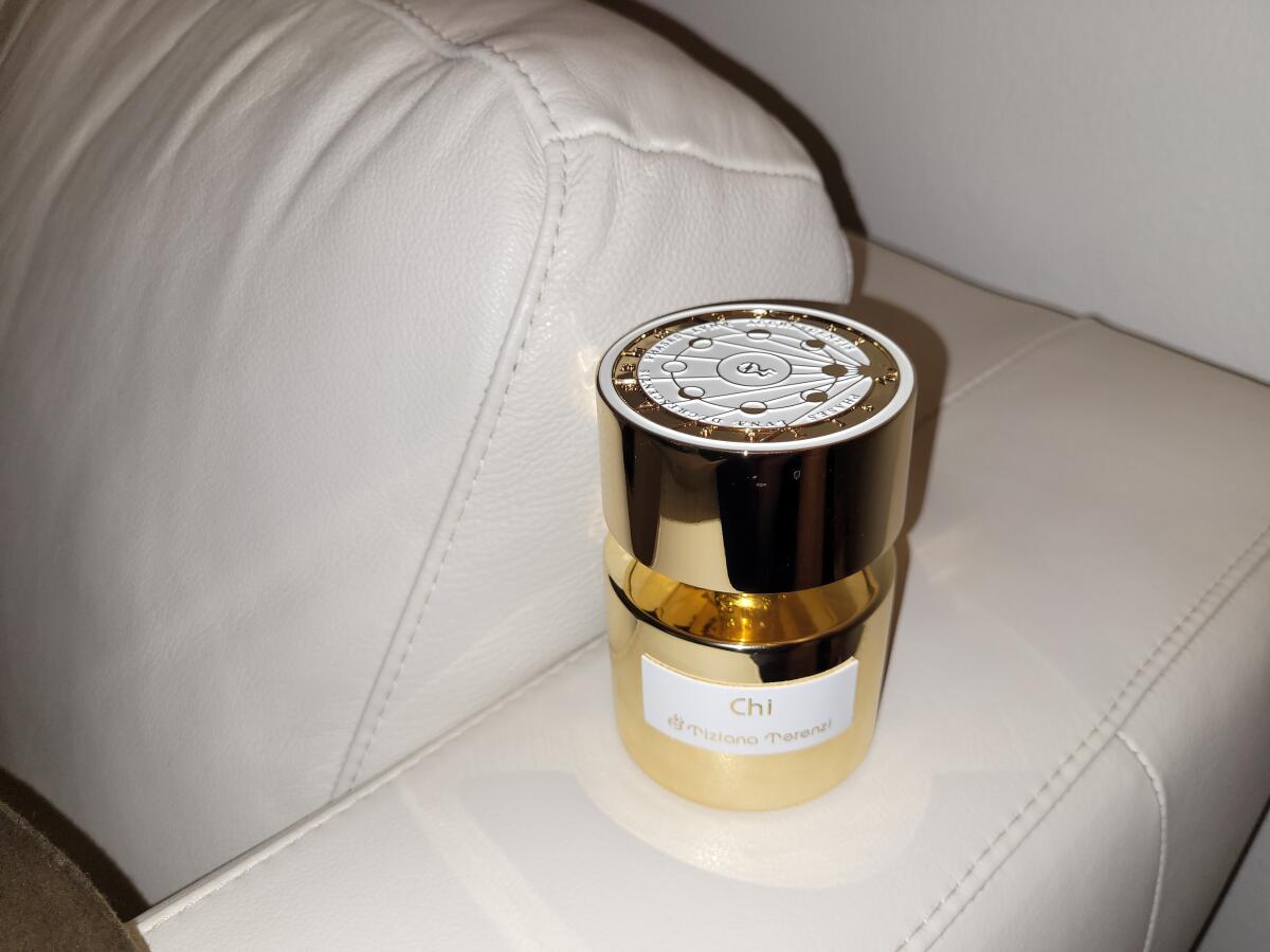 عطر ادکلن چی تیزیانا ترنزی - Chi Tiziana Terenzi - بررسی، قیمت و خرید