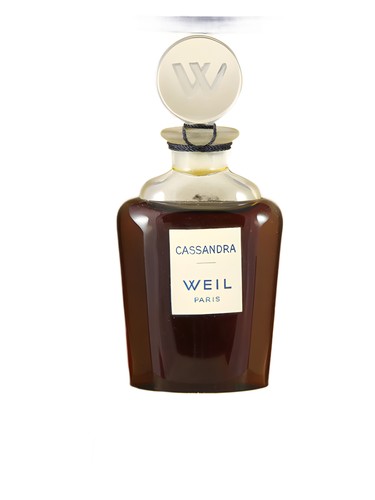 عطر ادکلن کاساندرا وایل - Cassandra Weil - بررسی، قیمت و خرید