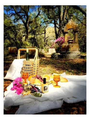 عطر ادکلن ویکتوریان پیکنیک سولستیس سنتس - Victorian Picnic Solstice Scents - بررسی، قیمت و خرید