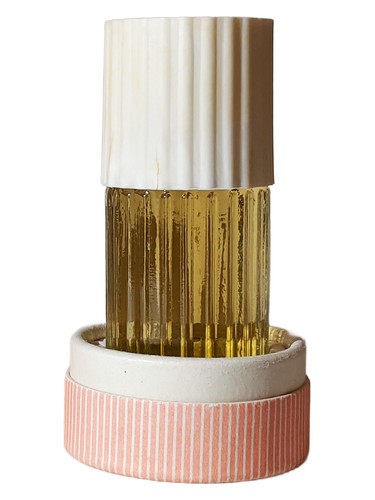 عطر ادکلن اودتا دزینتارس - Odeta (Одетта) Dzintars - بررسی، قیمت و خرید