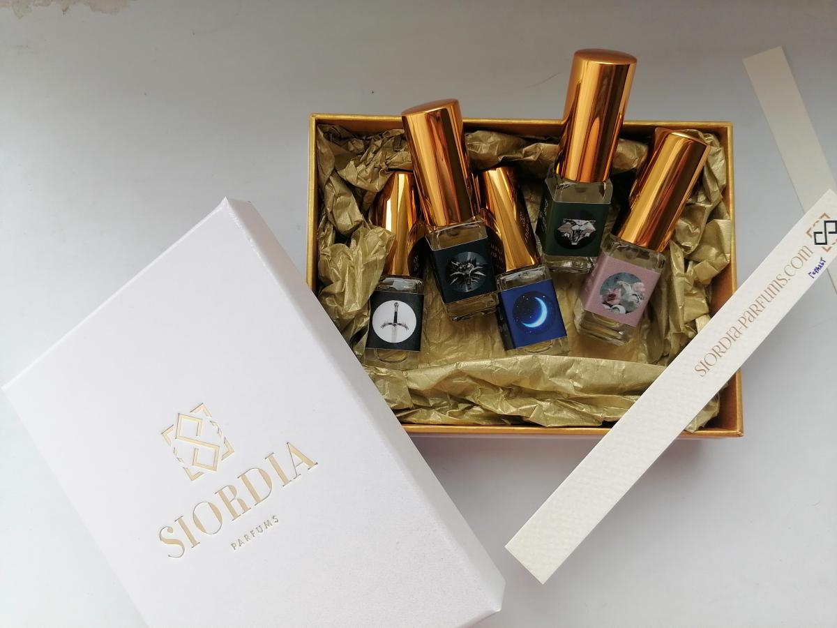 عطر ادکلن سیریلا سیوردیا پرفیومز - Cirilla Siordia Parfums - بررسی، قیمت و خرید