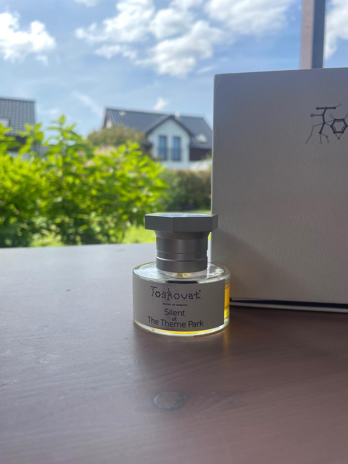 عطر ادکلن سایِلِنت اَت دِ تِم پارک توسکووات - Silent at The Theme Park Toskovat' - بررسی، قیمت و خرید