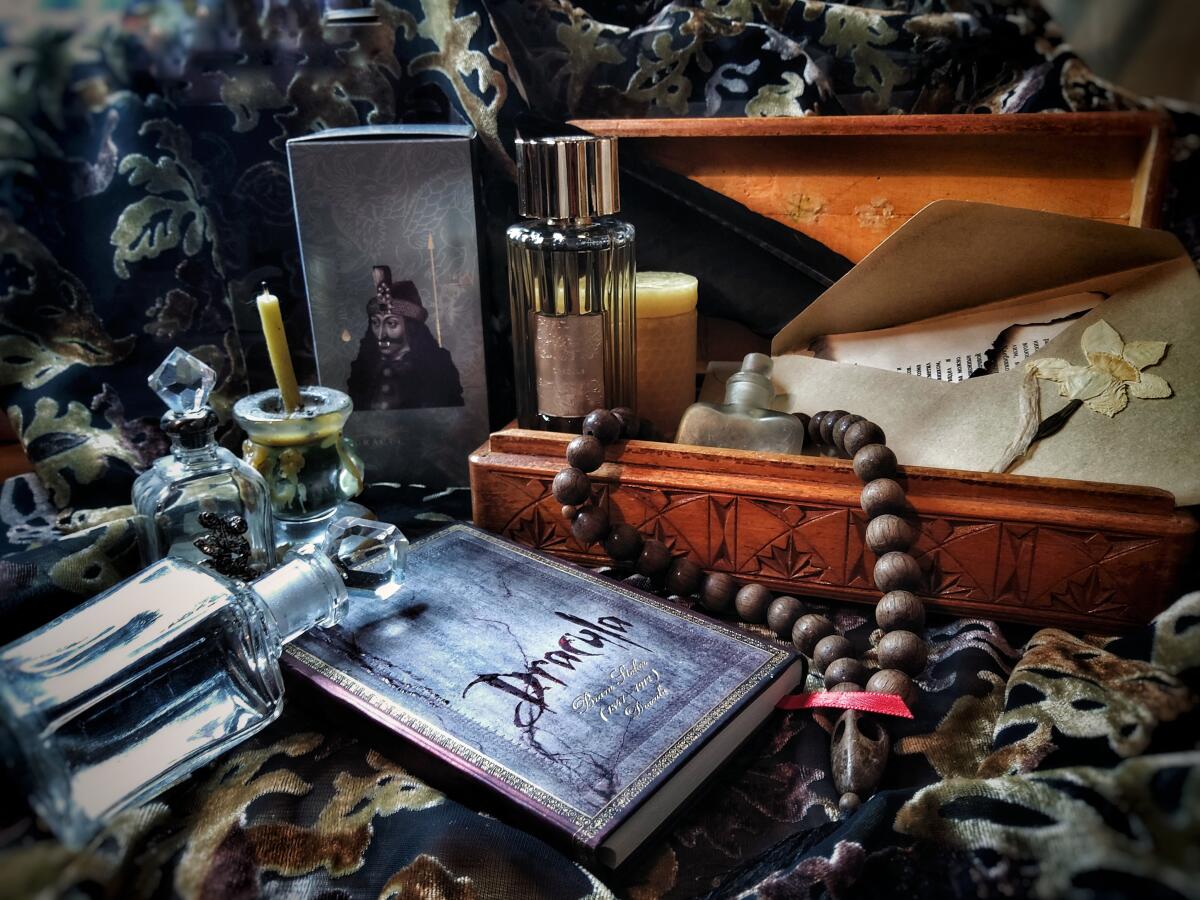 عطر ادکلن دراکولا وایاج رویال - Dracula Voyage Royal - بررسی، قیمت و خرید