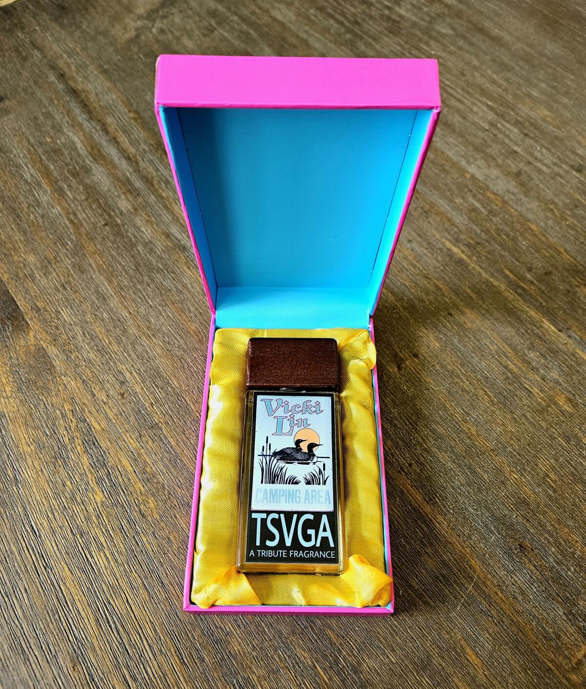 عطر ادکلن ویکی-لین تسوگا پارفوم - Vicki-Lin TSVGA Parfums - بررسی، قیمت و خرید