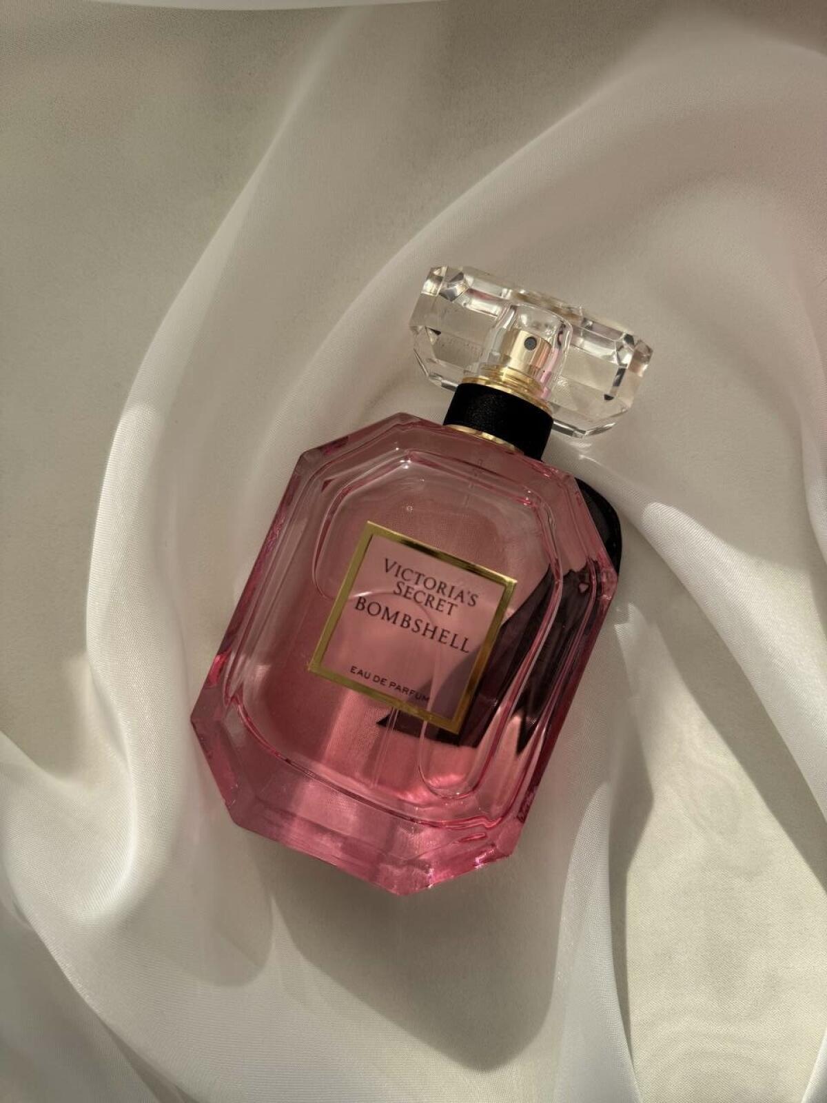 عطر ادکلن بامشل ویکتوریا سیکرت - Bombshell Victoria's Secret - بررسی، قیمت و خرید
