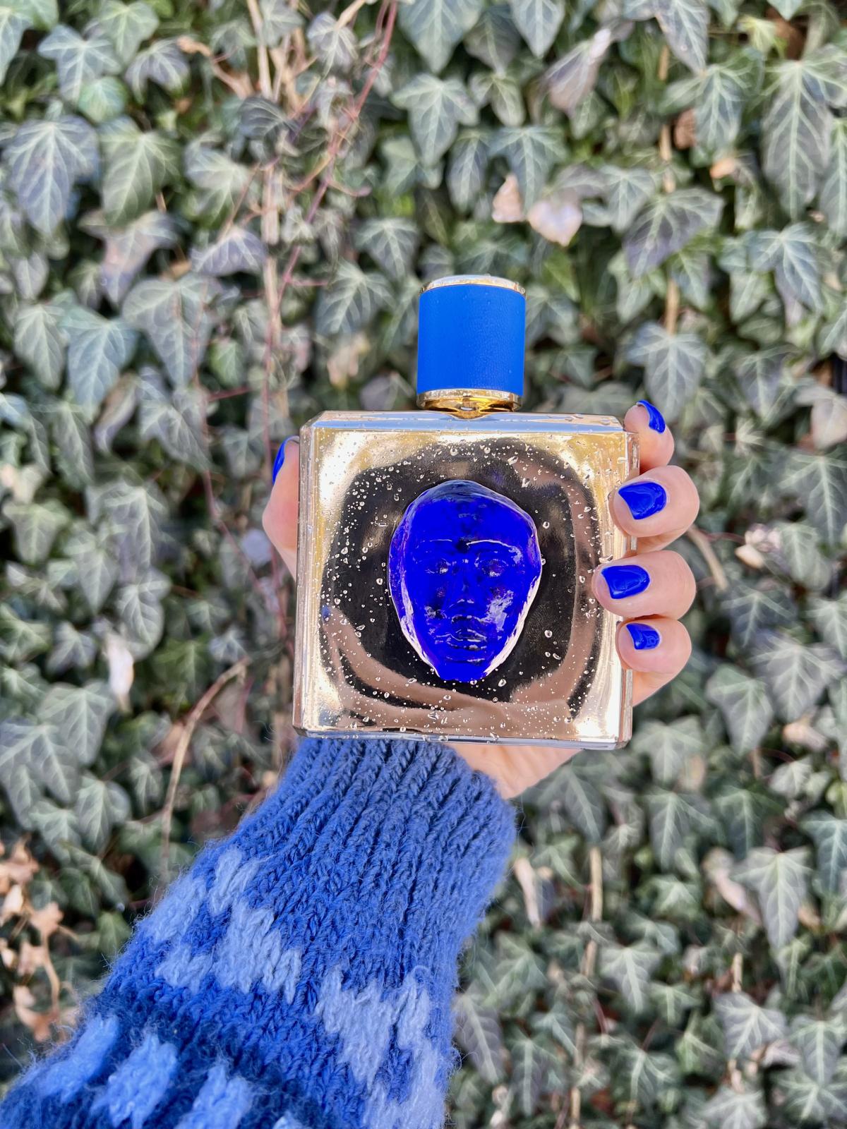 عطر ادکلن بلو کوبالتو وان والمونت - Blu Cobalto I Valmont - بررسی، قیمت و خرید