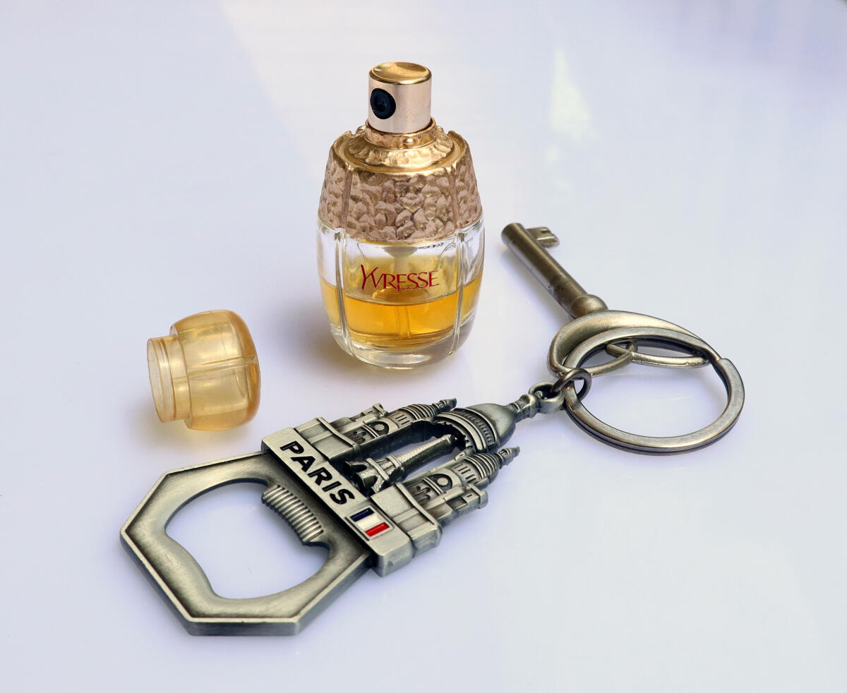 عطر ادکلن یوورس ایو سن لورن - Yvresse (Champagne) Yves Saint Laurent - بررسی، قیمت و خرید