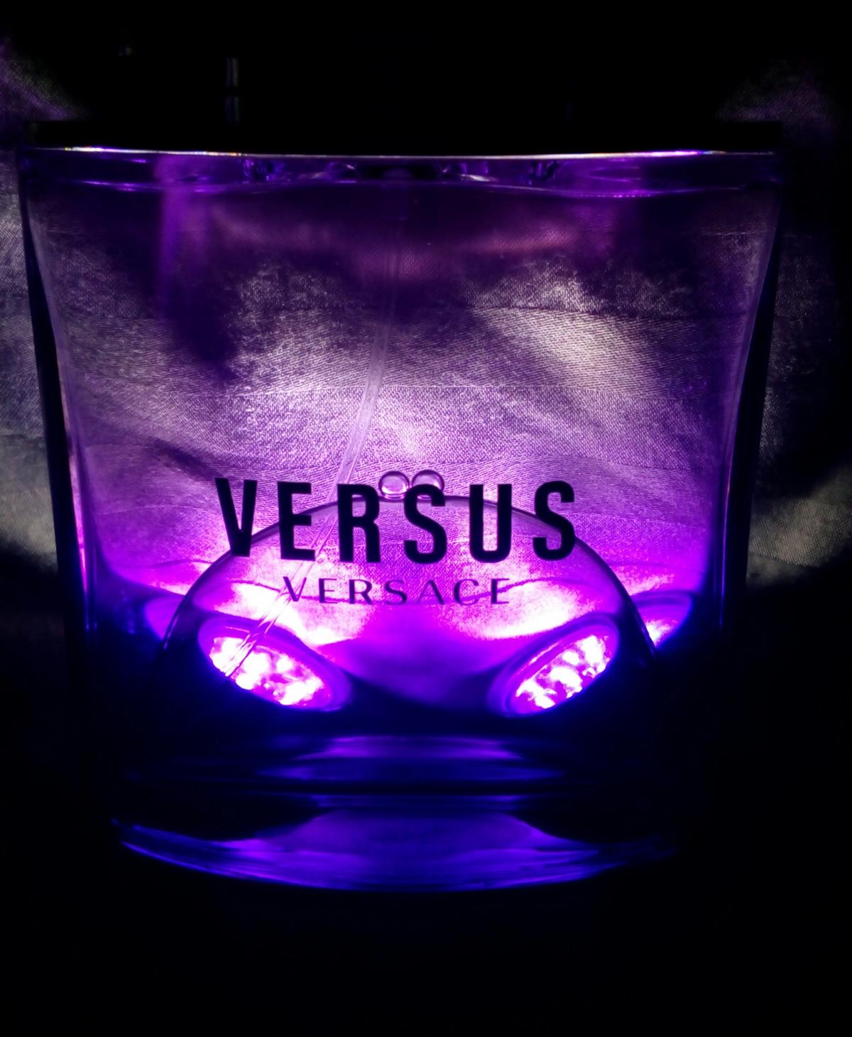 عطر ادکلن ورسز ورساچه - Versus Versace - بررسی، قیمت و خرید
