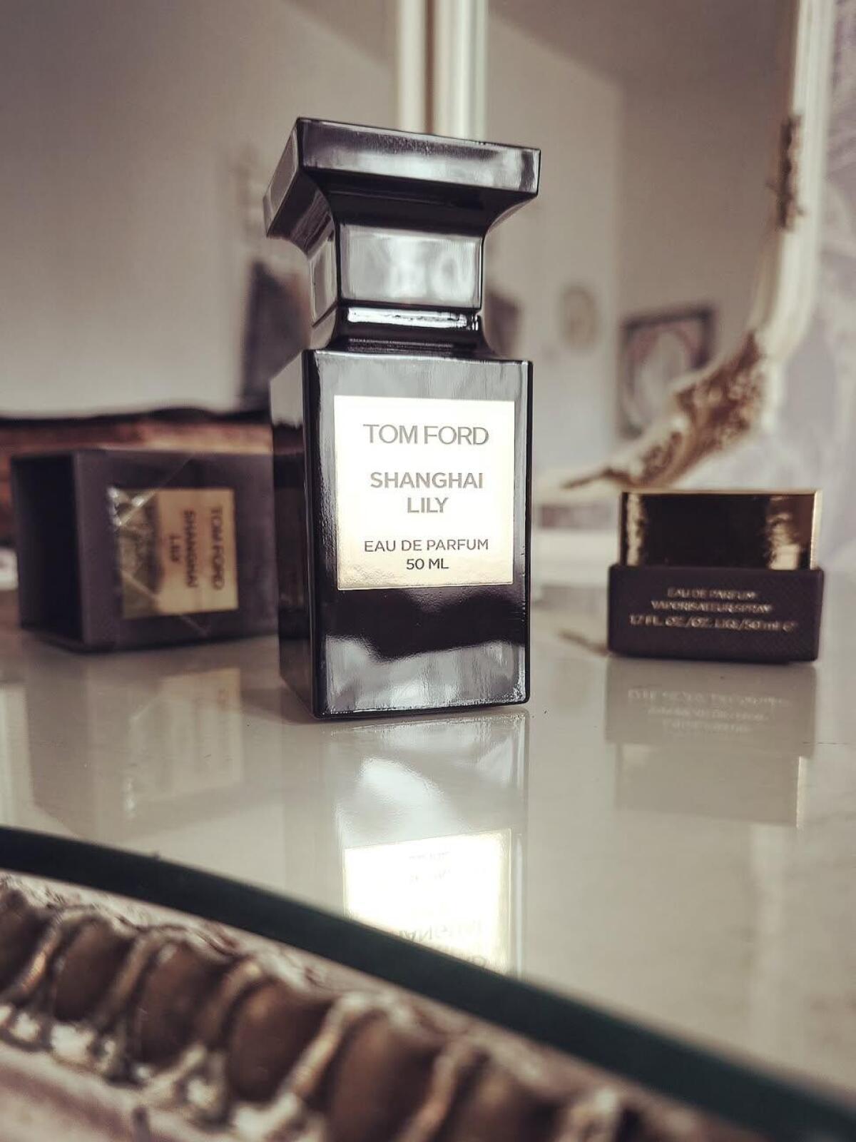 عطر ادکلن شانگهای لیلی تام فورد - Shanghai Lily Tom Ford - بررسی، قیمت و خرید
