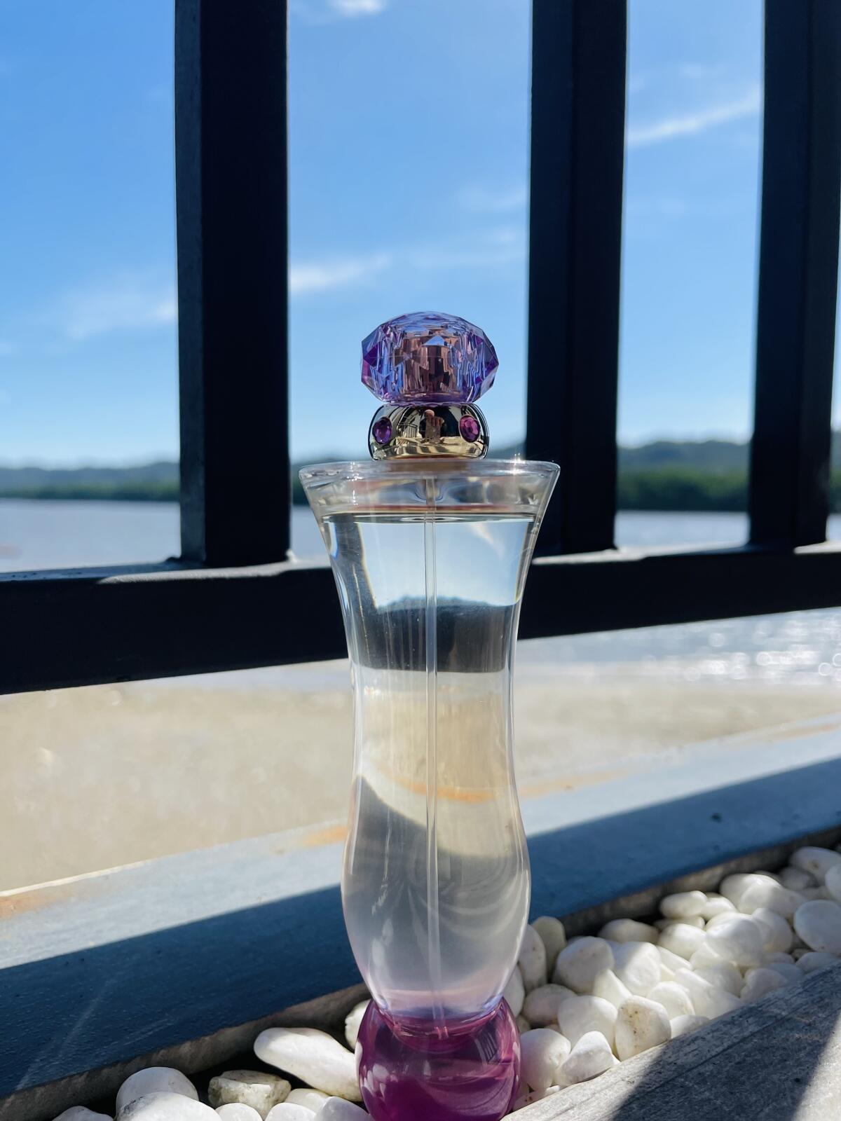 عطر ادکلن ورساچه وومن ورساچه - Versace Woman Versace - بررسی، قیمت و خرید