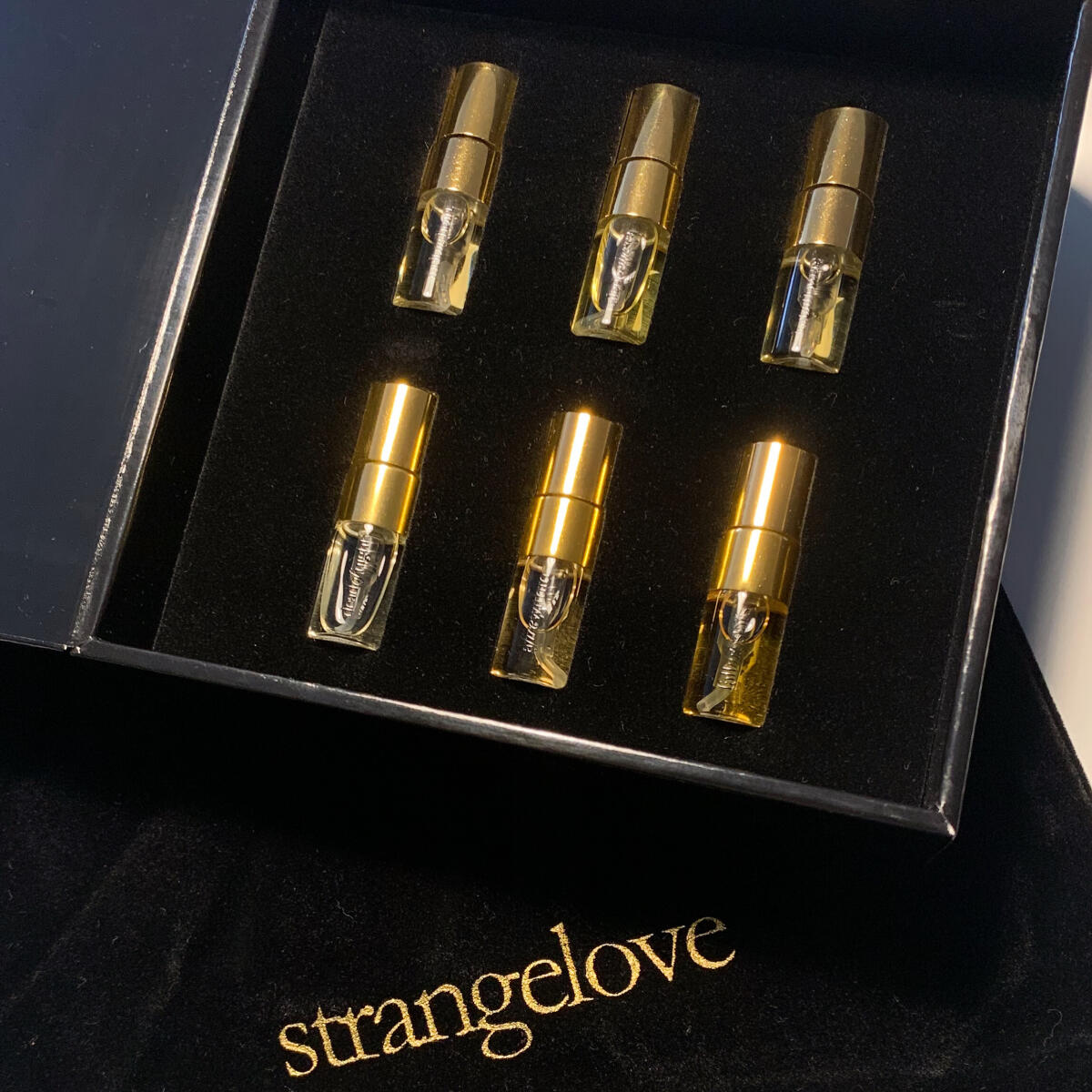 عطر ادکلن دد آو نایت استرینجلَو نیویورک - Dead of Night Strangelove NYC - بررسی، قیمت و خرید