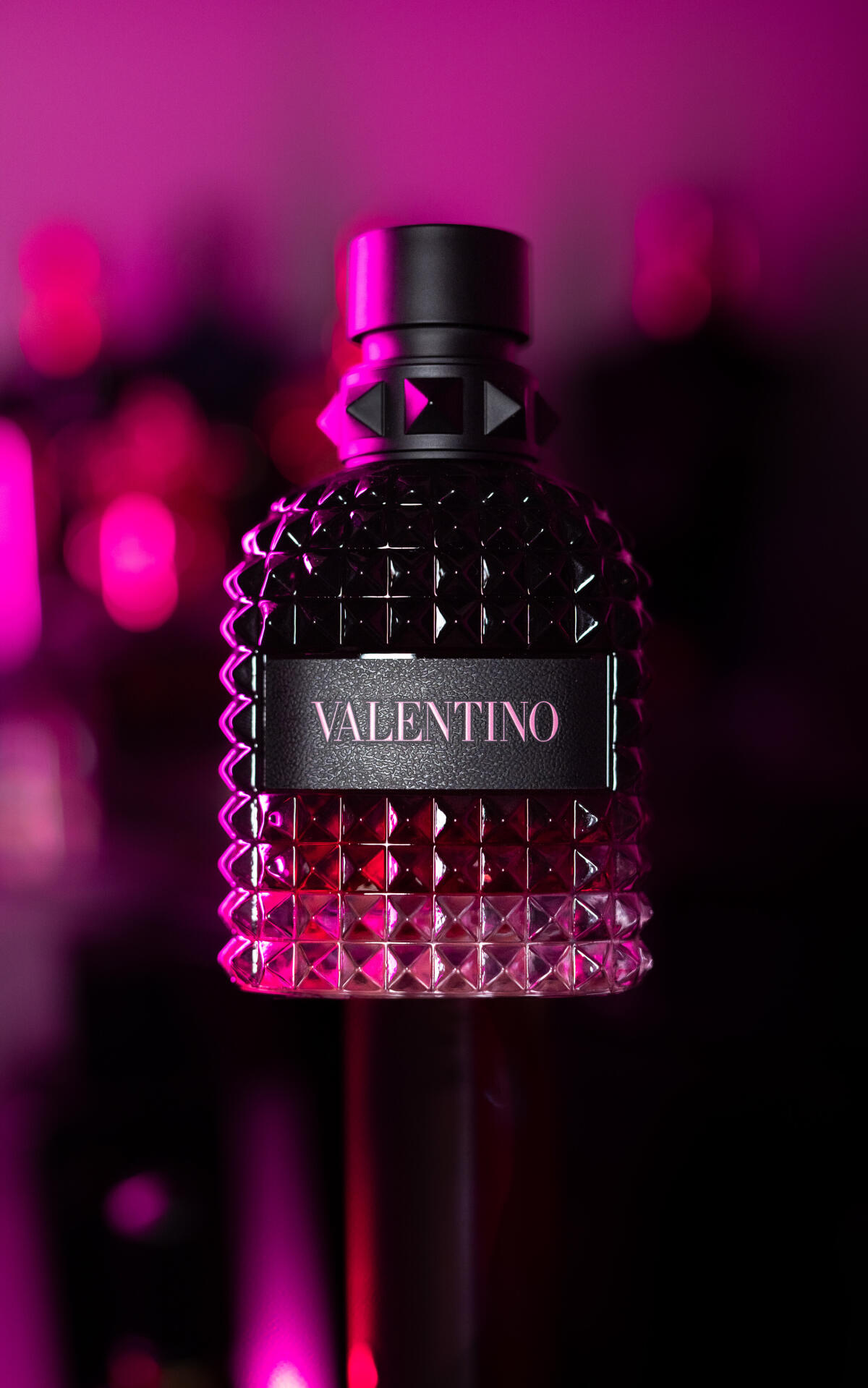 عطر ادکلن والنتینو اومو بورن این روما اینتنس والنتینو - Valentino Uomo Born In Roma Intense Valentino - بررسی، قیمت و خرید