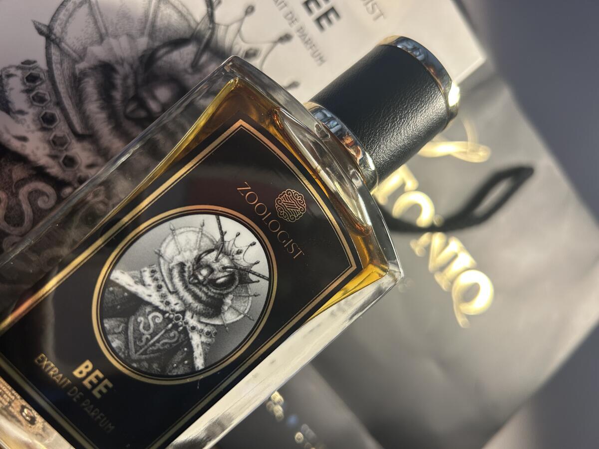 عطر ادکلن بی زولوژیست پرفیومز - Bee Zoologist Perfumes - بررسی، قیمت و خرید