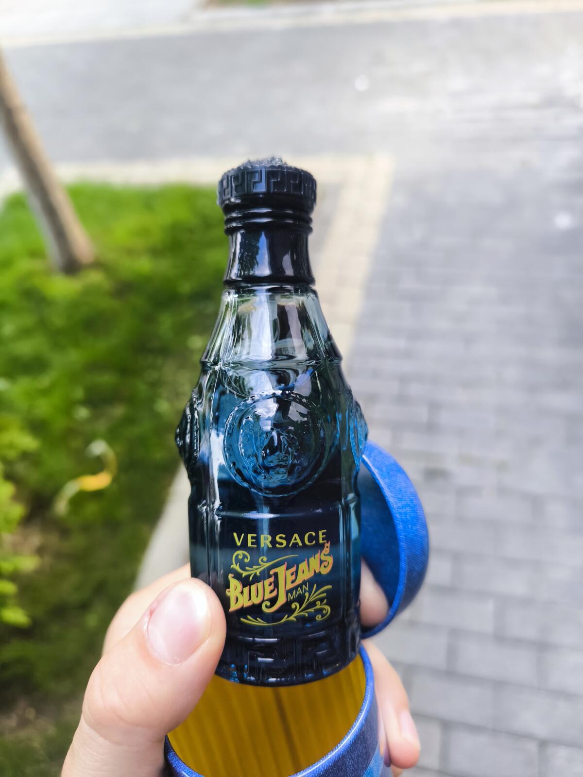 عطر ادکلن بلو جینز ورساچه - Blue Jeans Versace - بررسی، قیمت و خرید