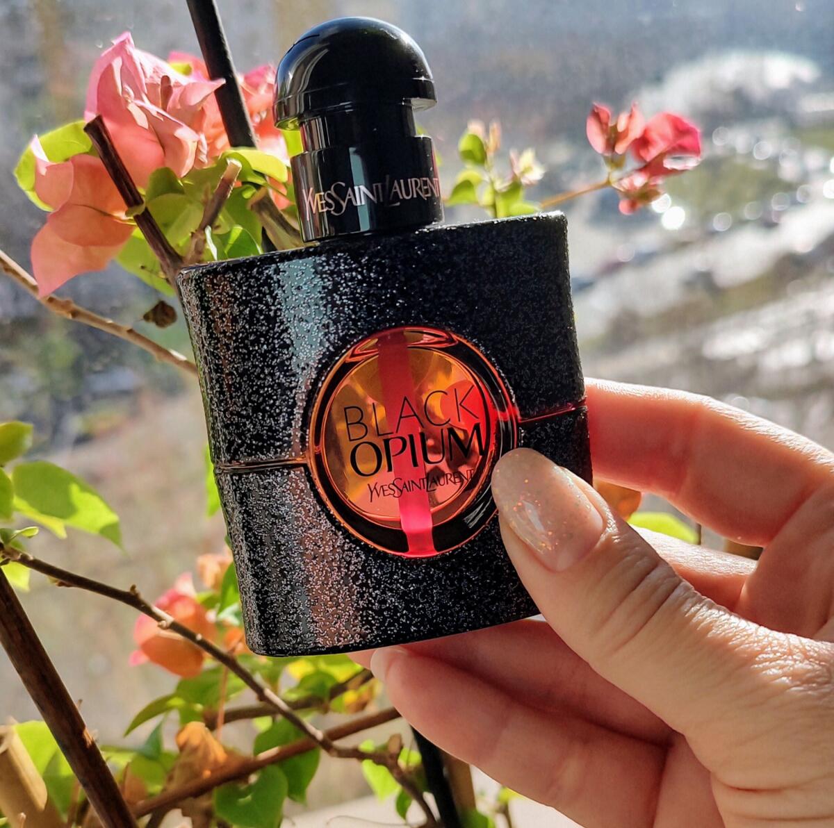 عطر ادکلن بلک اوپیوم نئون ایو سن لوران - Black Opium Neon Yves Saint Laurent - بررسی، قیمت و خرید