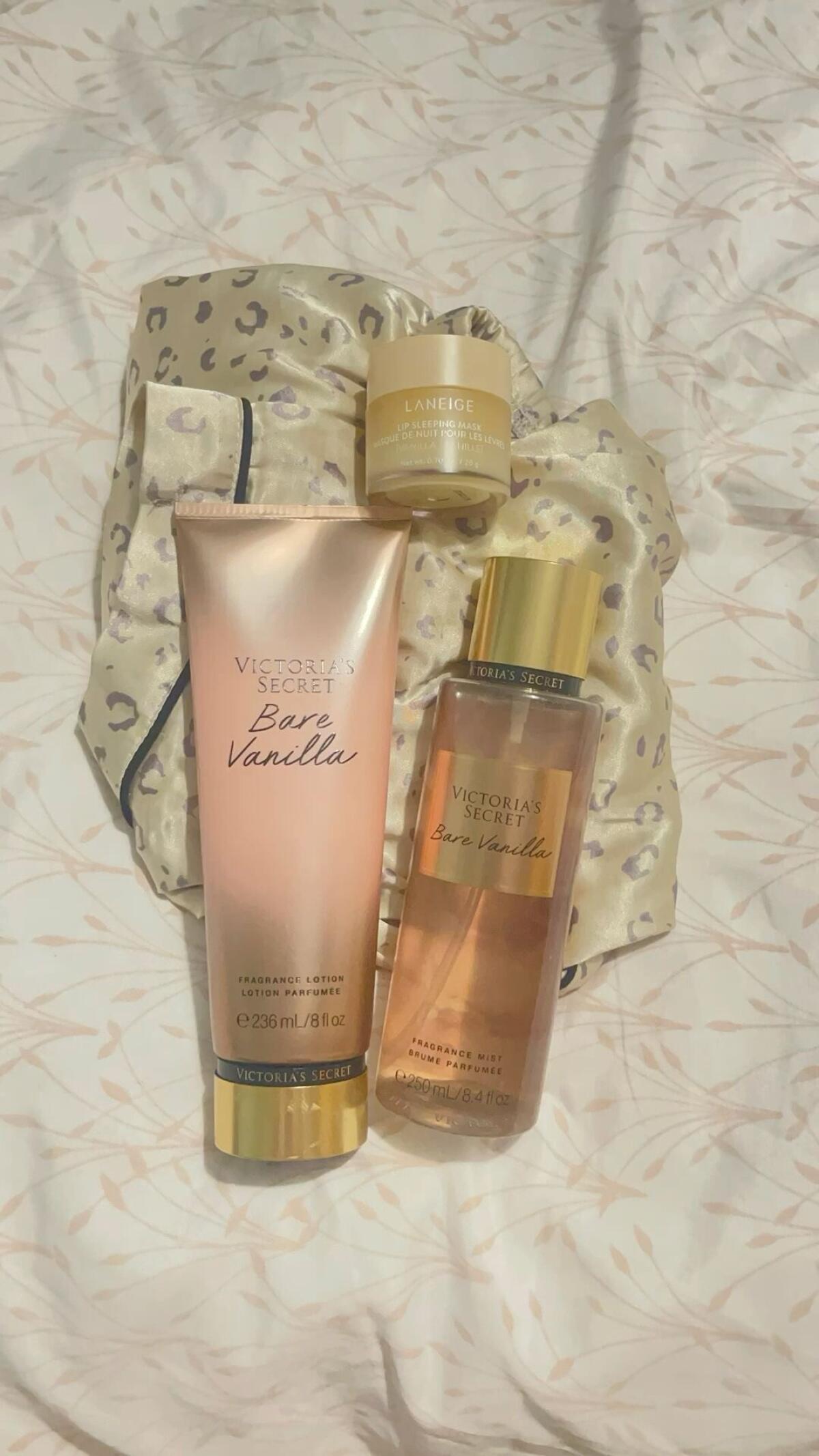 عطر ادکلن بر وانیلا ویکتوریا سیکرت - Bare Vanilla Victoria's Secret - بررسی، قیمت و خرید