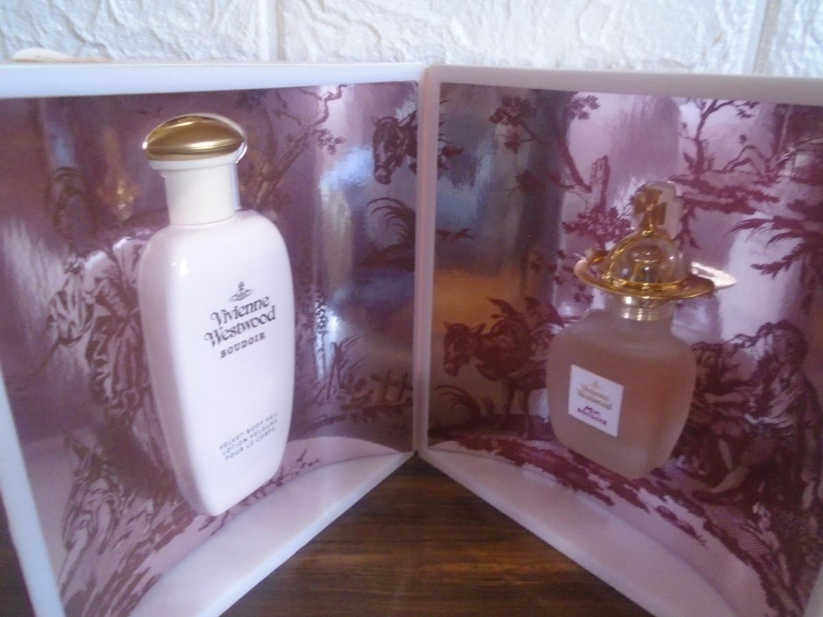 عطر ادکلن مون بودوار ویوین وست‌وود - Mon Boudoir Vivienne Westwood - بررسی، قیمت و خرید