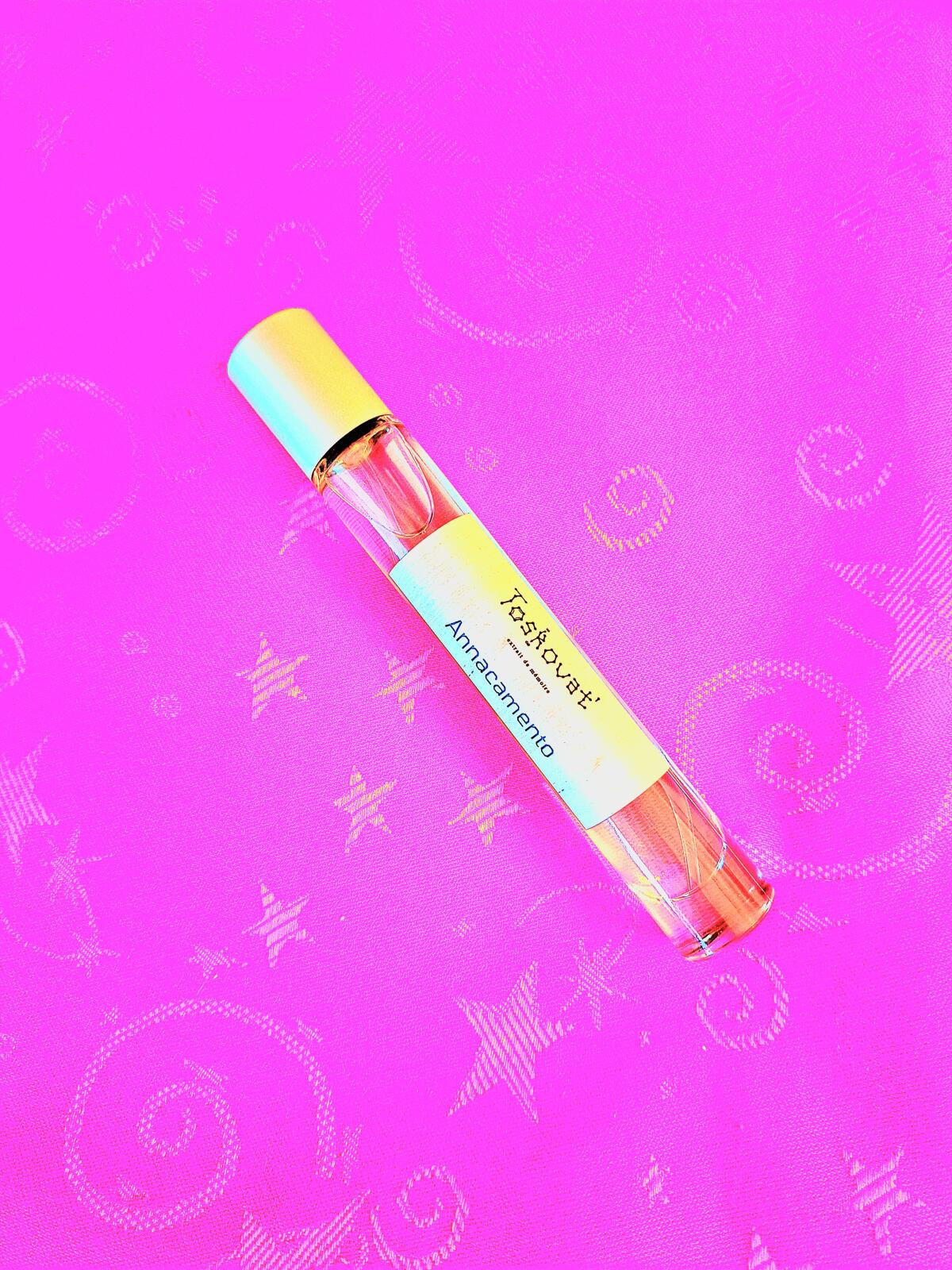 عطر ادکلن آناکامنتو توسکوات - Annacamento Toskovat' - بررسی، قیمت و خرید